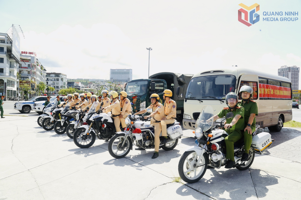 Cá lực lượng, phương tiện tham gia Lễ Tuần hành.