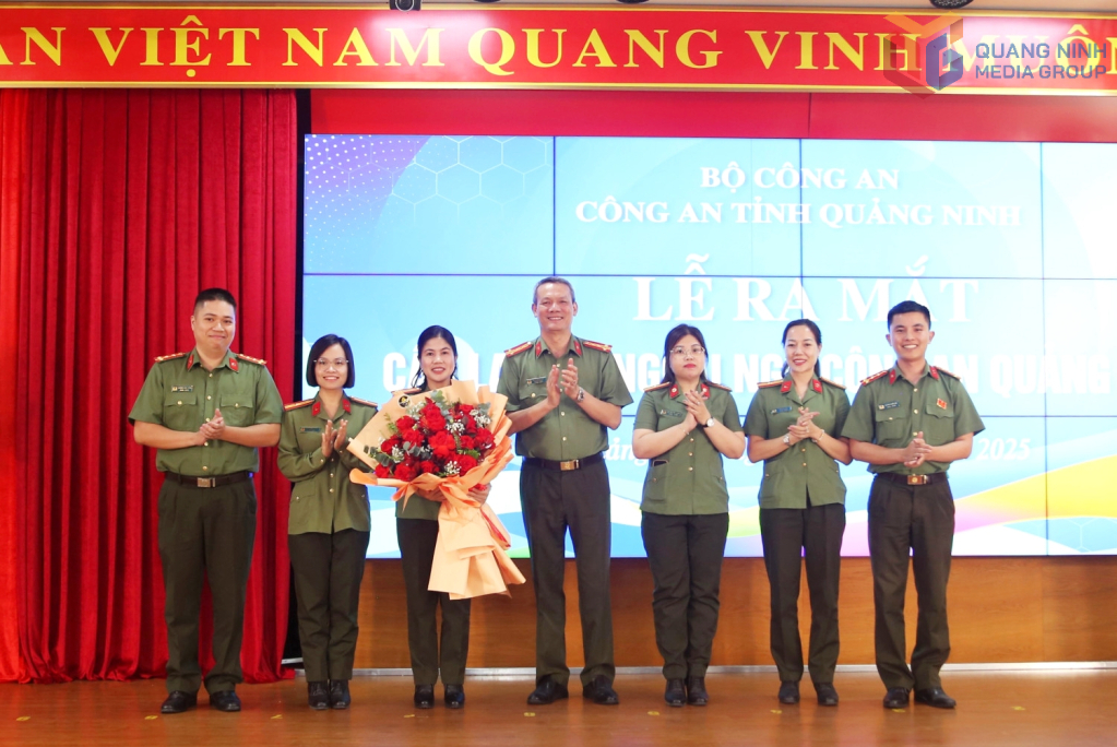 Ban chủ nhiệm câu lạc bộ ra mắt.