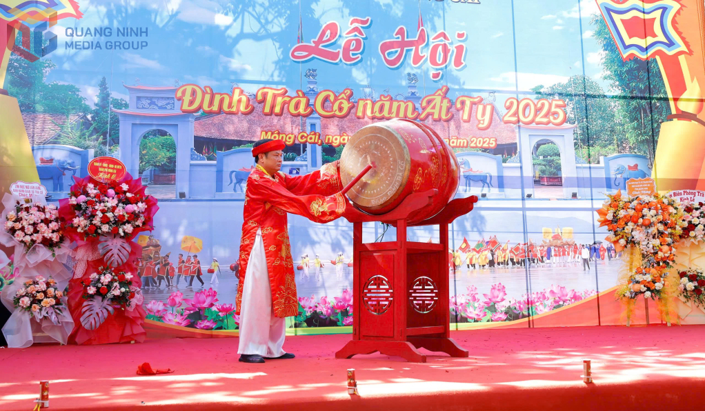 Lãnh đạo TP Móng Cái gióng trống khai hội Đình Trà Cổ năm 2025