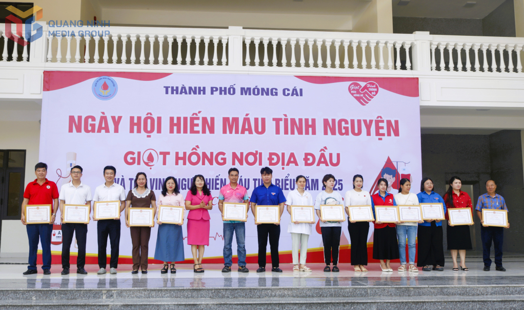 TP Móng Cái khen thưởng các tập thể, cá nhân tiêu biểu trong phong trào HMTN, tháng 6/2025.