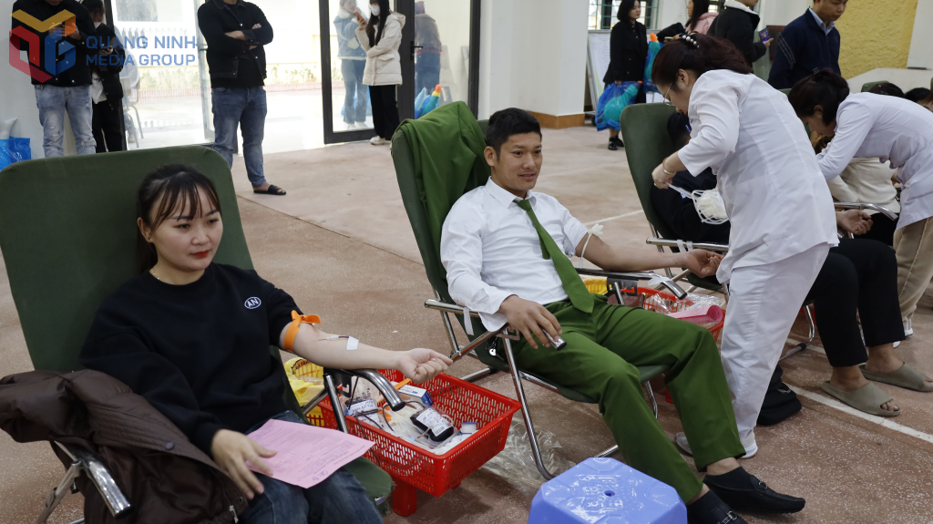 Người dân tham ra hiến máu tình nguyện đợt 1 năm 2025.