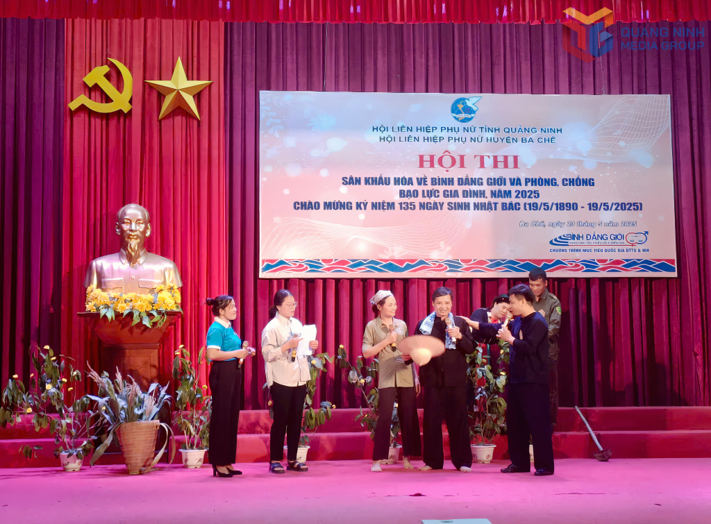 Hội LHPN huyện Ba Chẽ tổ chức Hội thi sâu khấu hóa về Phòng chống bạo lực gia đình năm 2025. Ảnh: Vân Anh