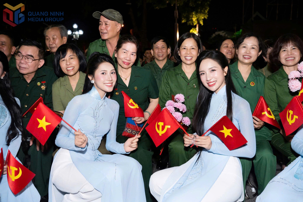 Giang Thanh trong dịp kỷ niệm 50 năm giải phóng miền Nam, thống nhất đất nước.