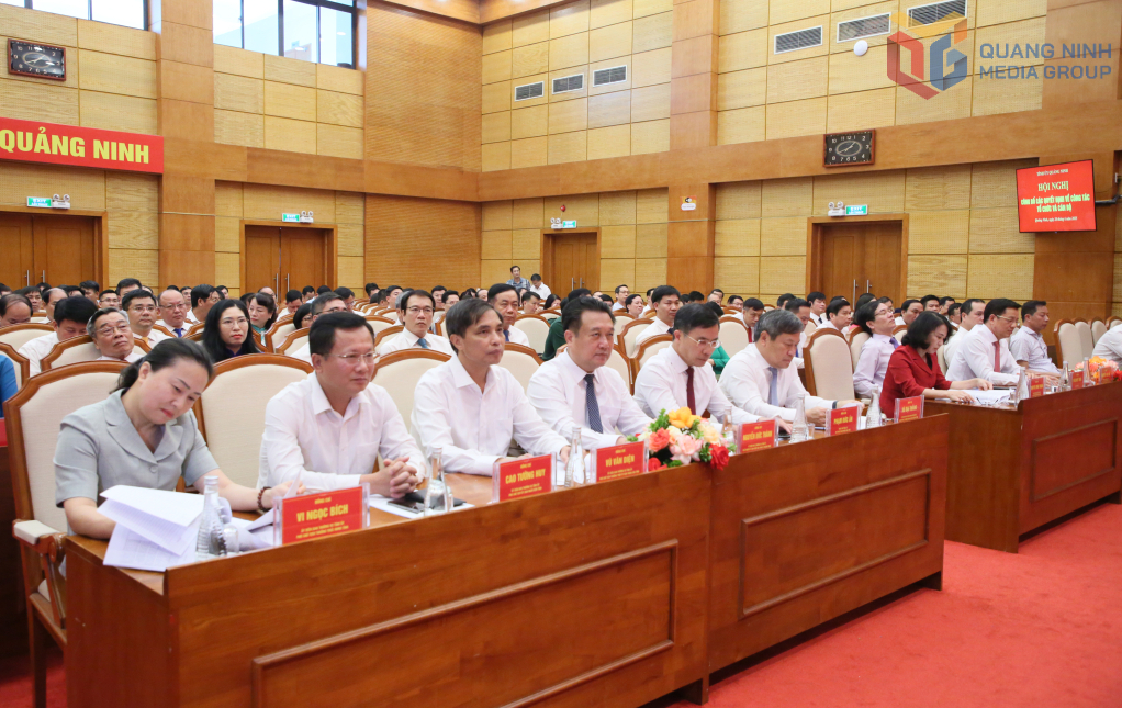 Các đại biểu dự hội nghị.