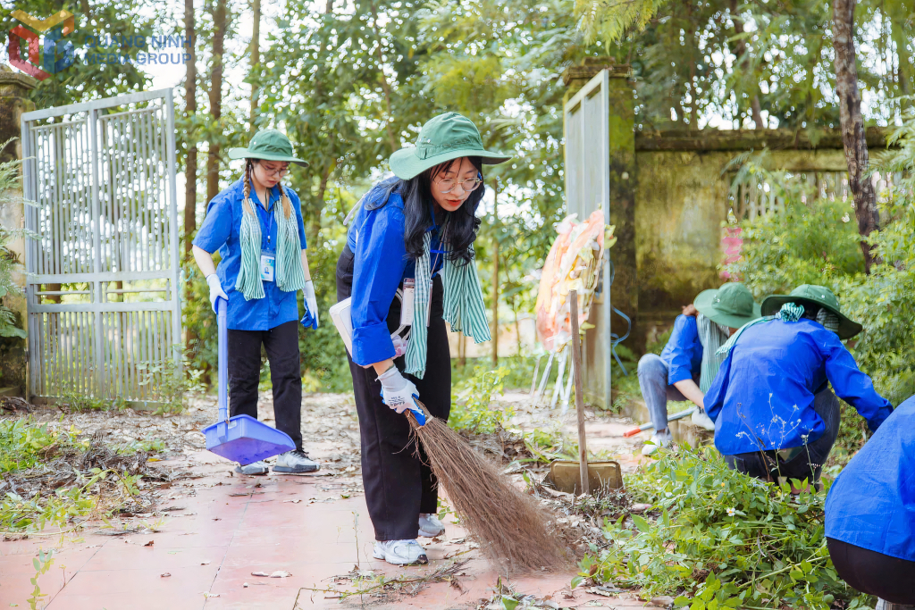 Hoàng Bích Ngọc, cô gái trẻ luôn tích cực trong các hoạt động tình nguyện vì cuộc sống cộng đồng.