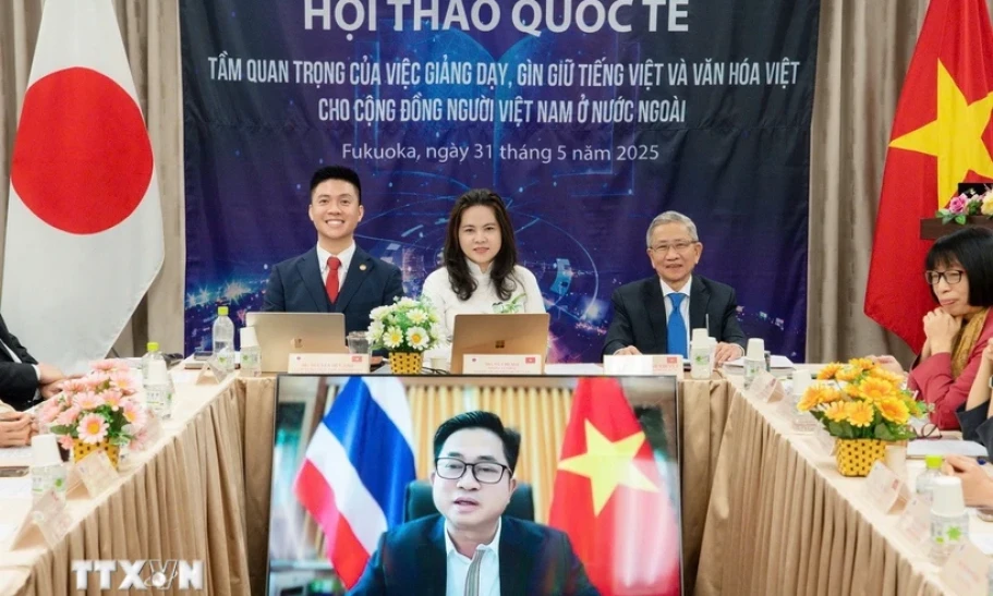 Gìn giữ bản sắc tiếng Việt trong cộng đồng người Việt Nam ở nước ngoài