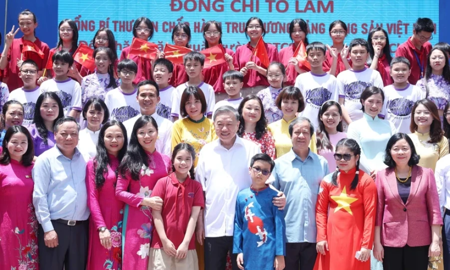 Tổng Bí thư Tô Lâm thăm các trường học chuyên biệt trên địa bàn Hà Nội
