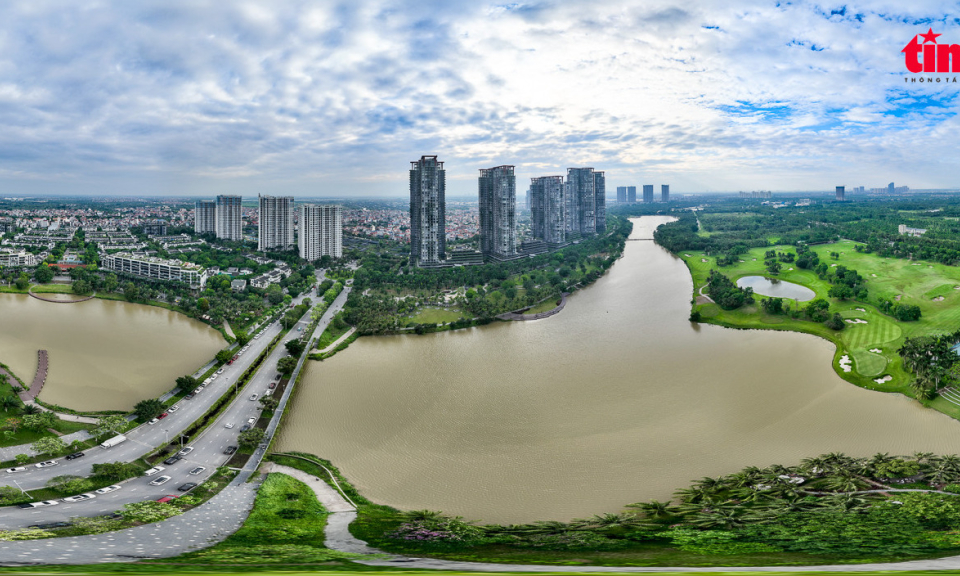 Check-in bên hồ Thiên Nga Ecopark