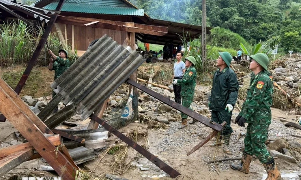Mưa lũ, dông sét làm ba người tử vong, phá hủy nhiều tài sản tại các địa phương 