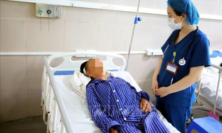 Bốn người bị ngộ độc do ăn nấm rừng đã được xuất viện 