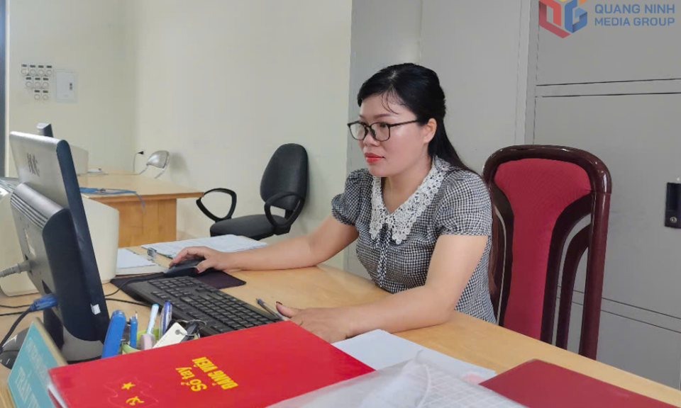 Chủ tịch hội phụ nữ xã Quảng Nghĩa hăng hái thi đua, rèn luyện theo gương Bác