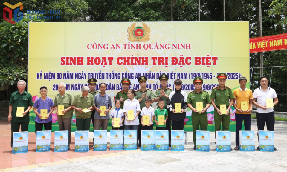 Công an tỉnh Quảng Ninh tổ chức hành trình về nguồn tại Khu di tích Nha Công an Trung ương