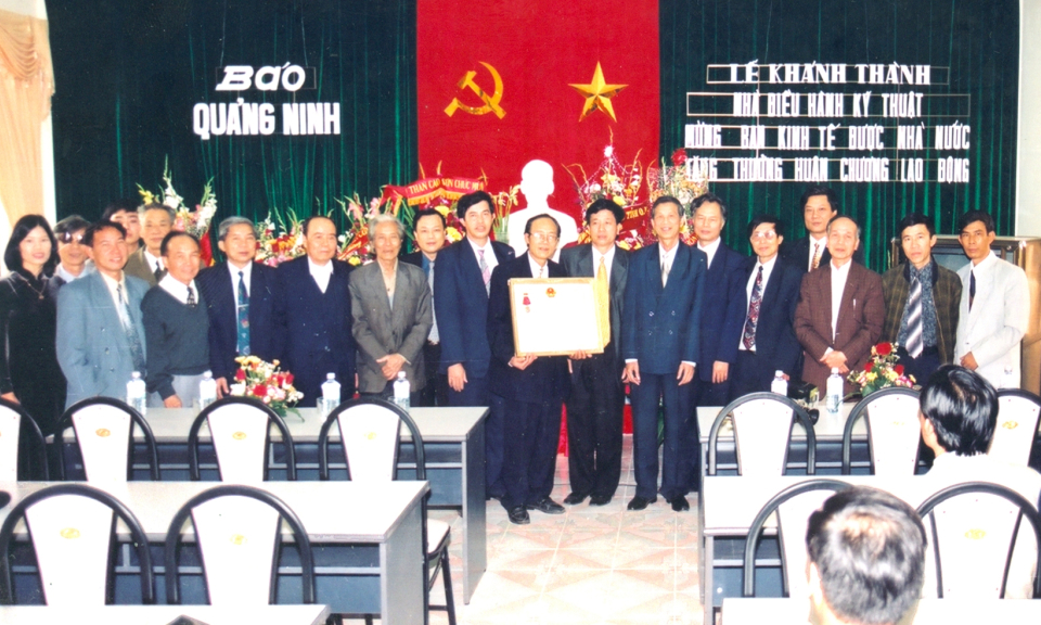 Ảnh với chú thích