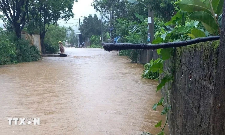 Mưa lớn làm 1 người chết, 1 người mất tích với nhiều thiệt hại ở các địa phương