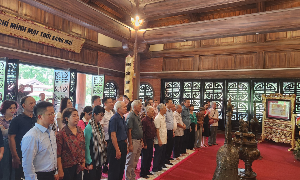 Gìn giữ “mắt sáng, lòng trong, bút sắc”