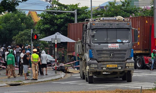 Tai nạn giao thông giữa xe ben và xe máy khiến một người tử vong ở Đà Nẵng