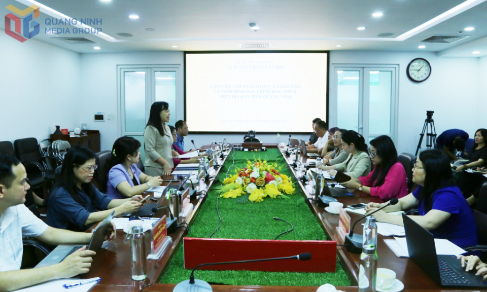 Ủy ban Văn hóa và Xã hội của Quốc hội giám sát tình hình dạy thêm, học thêm tại Quảng Ninh