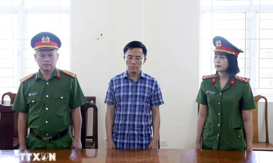 Hà Tĩnh: Khởi tố cựu Chủ tịch UBND xã để hỏng hơn 260 tấn ximăng