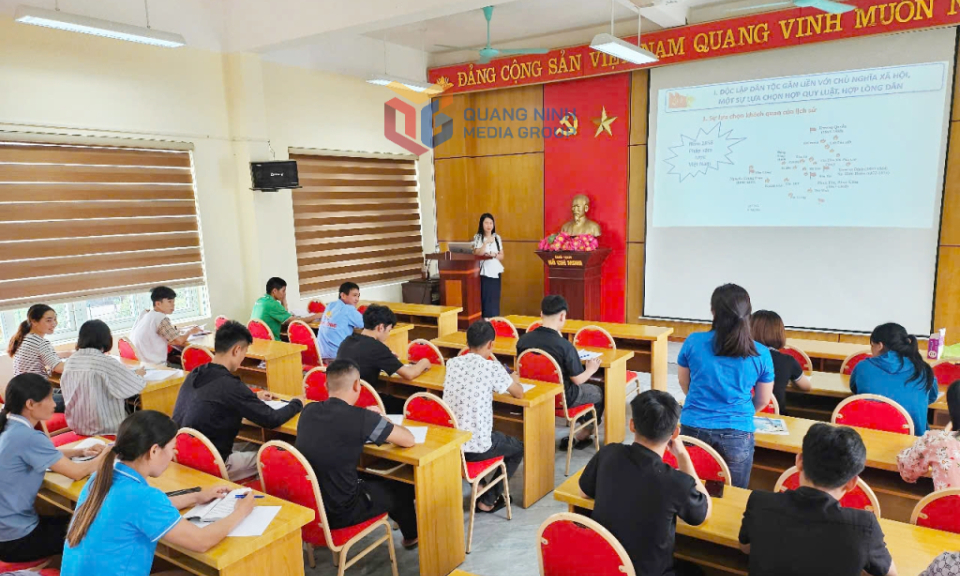 Đảm bảo công tác đào tạo, bồi dưỡng lý luận chính trị khi sắp xếp tổ chức bộ máy