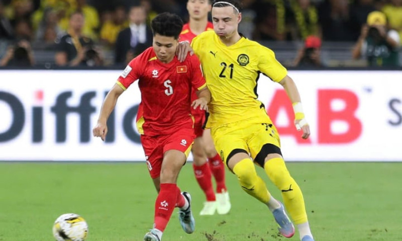Việt Nam thảm bại 0-4 trước Malaysia