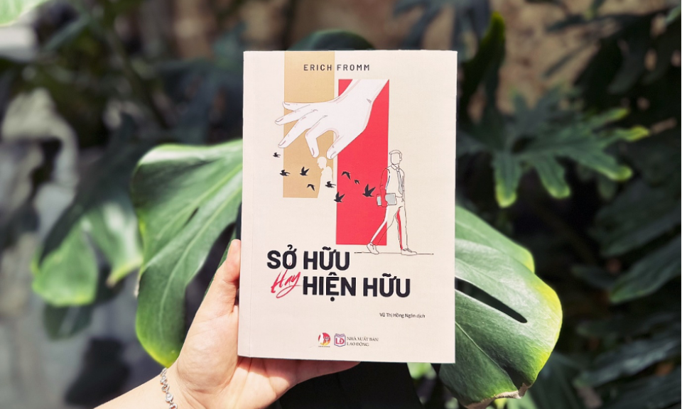 Tác giả viết sách cảnh báo sự lệ thuộc thái quá vào vật chất