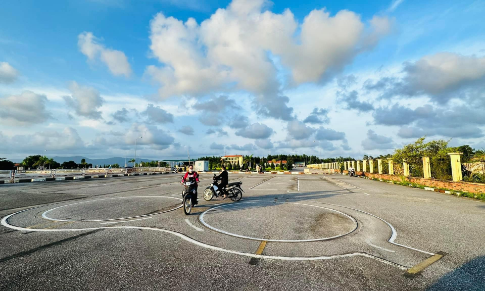 Tổ chức đào tạo, cấp GPLX mô tô hạng A1 và  hạng A cho học sinh sau kỳ thi tốt nghiệp THPT
