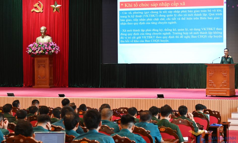 Bộ CHQS tỉnh tập huấn quốc phòng, quân sự địa phương cho cán bộ chủ chốt chính quyền địa phương 2 cấp
