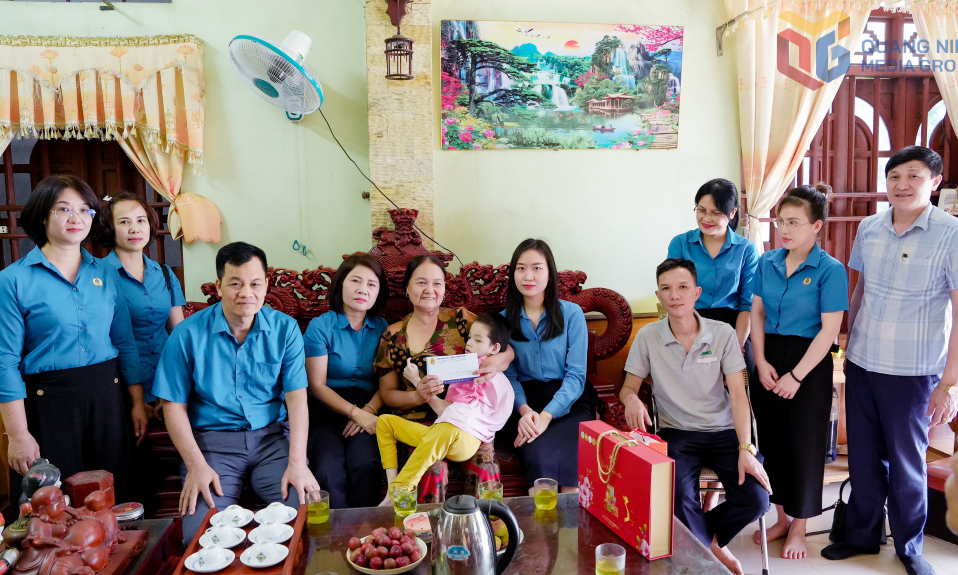 Đồng hành cùng con em thợ mỏ