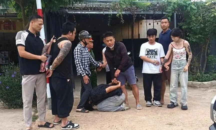 Bắt 4 đối tượng người nước ngoài cướp xe ô tô tại nút giao cao tốc