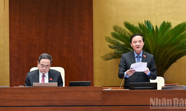 Người dân, doanh nghiệp có thể tiếp tục dùng giấy tờ cũ đến khi hết hạn sau sáp nhập