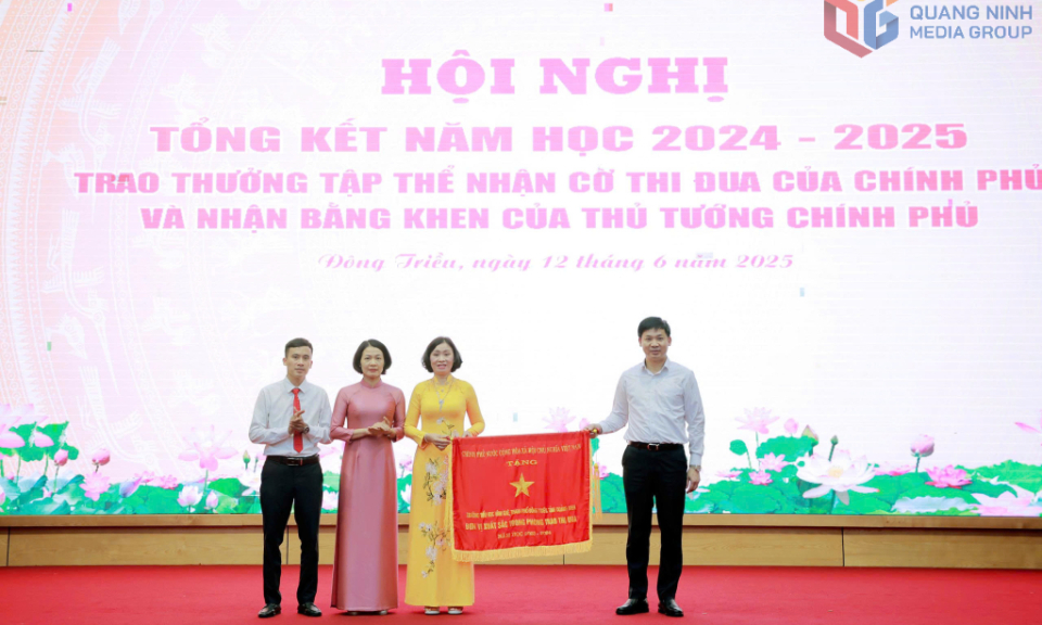 Trường Tiểu học Vĩnh Khê được nhận cờ thi đua của Chính phủ