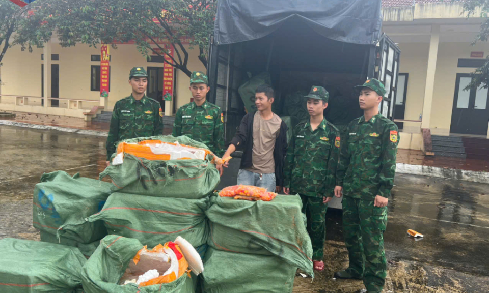 Bắt vụ vận chuyển 1.170 kg trứng gà non không rõ nguồn gốc