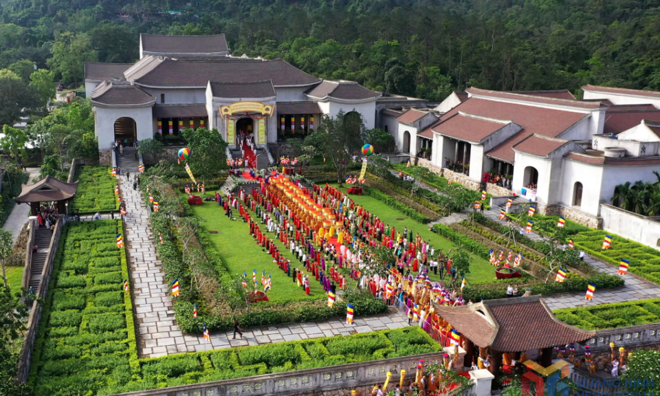 Non thiêng Yên Tử lan toả