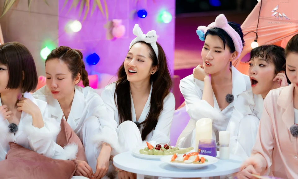 Bảo Anh mờ nhạt và lạc lõng