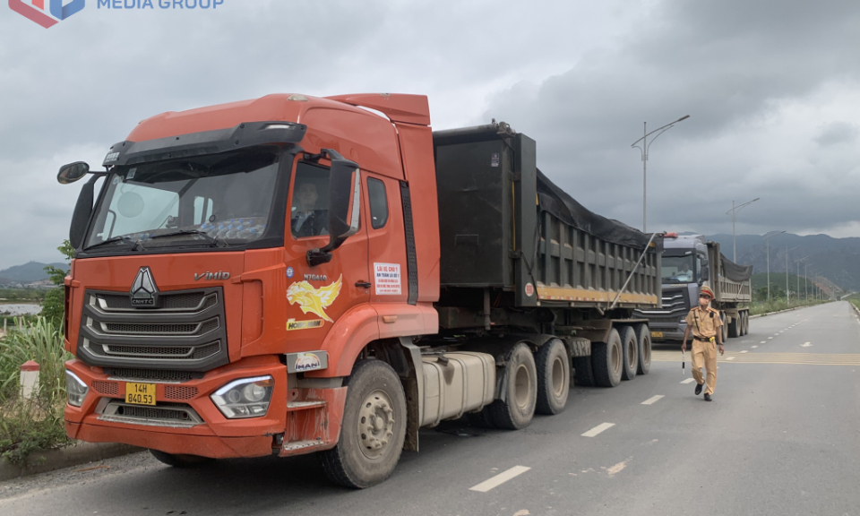 Quyết liệt xử lý xe quá tải
