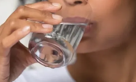 7 cách hạ nhiệt mùa hè hiệu quả không dùng điều hòa