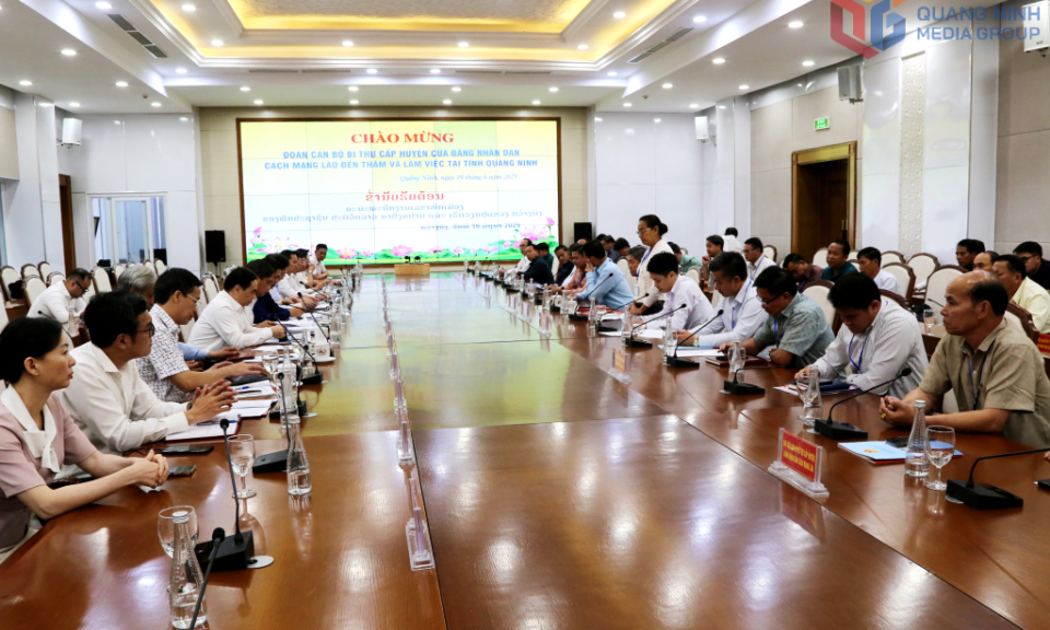 Đoàn cán bộ Bí thư cấp huyện của Đảng Nhân dân cách mạng Lào đến thăm và làm việc tại tỉnh Quảng Ninh