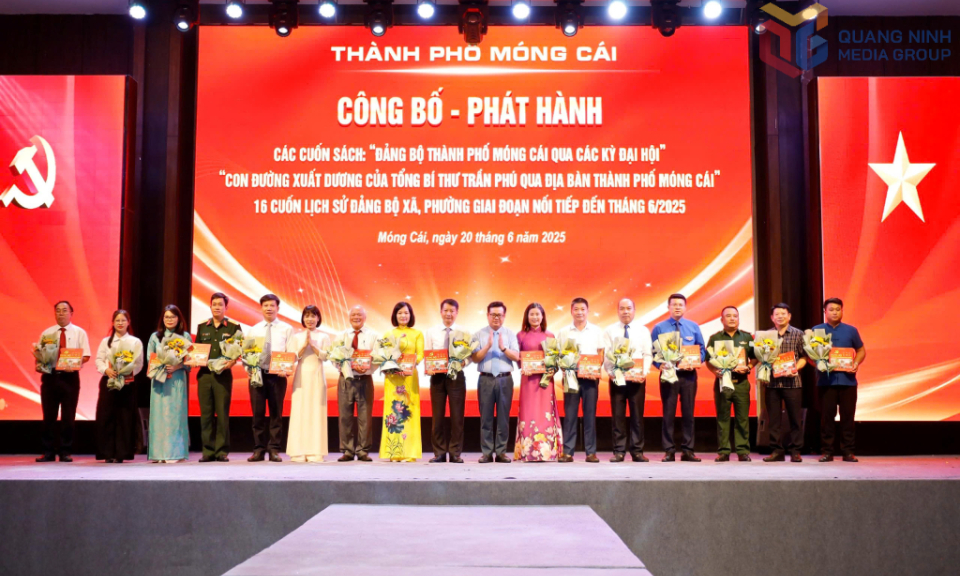 Móng Cái: Công bố và phát hành các ấn phẩm lịch sử Đảng bộ thành phố và các xã, phường