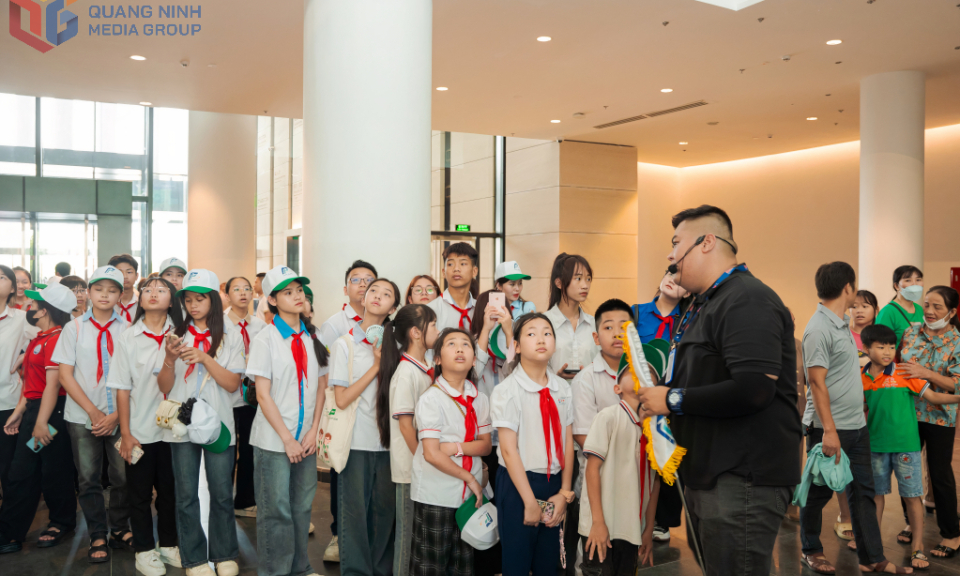 Chăm lo cho trẻ em yếu thế