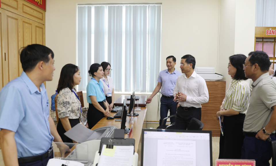 Chủ tịch UBND tỉnh kiểm tra công tác chuẩn bị vận hành chính quyền địa phương 2 cấp
