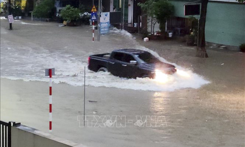 Thời tiết ngày 22/6: Bắc Bộ tiếp tục mưa lớn, nguy cơ lũ quét, ngập úng và dông lốc ở nhiều nơi