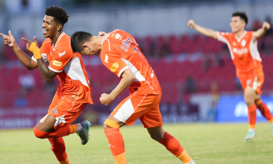 V-League hạ màn: Nghẹt thở cuộc chiến trụ hạng