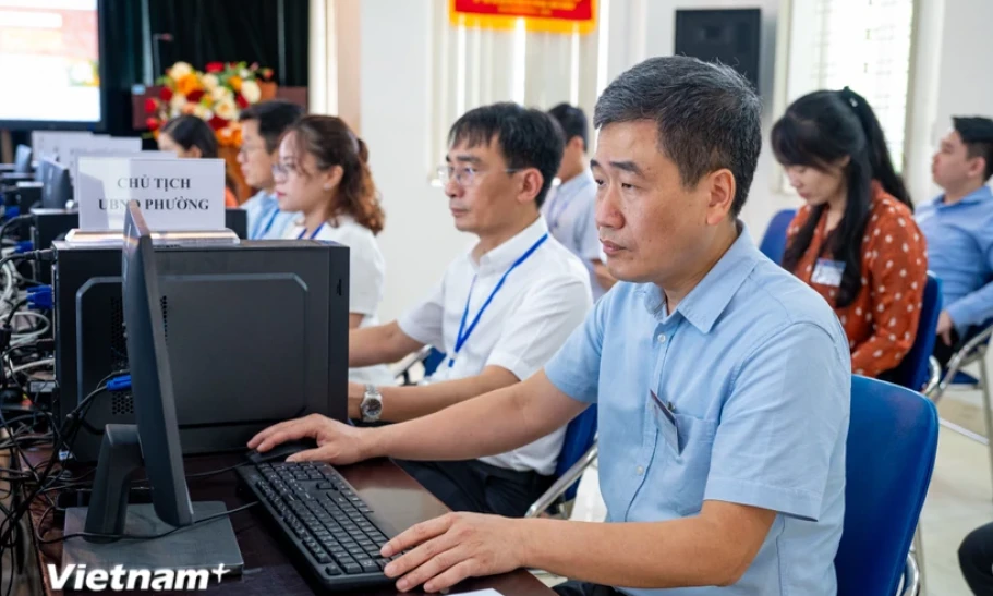 Bộ Nội vụ hướng dẫn về nhân sự tại ủy ban nhân dân, sắp xếp ở đặc khu, thôn, tổ dân phố