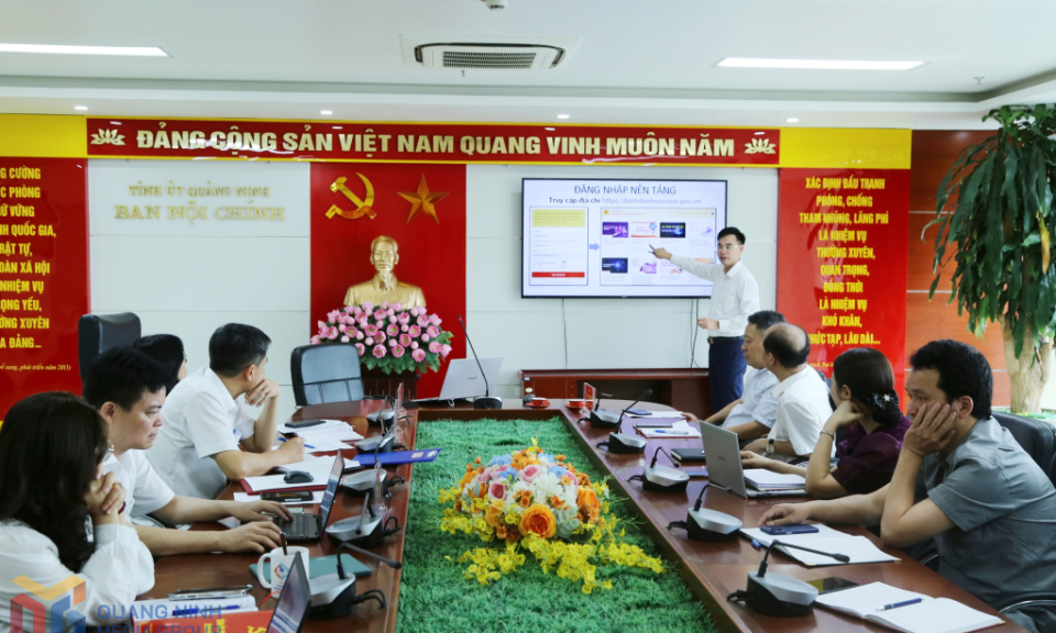 Ứng dụng công nghệ thông tin trong công tác xây dựng Đảng 
