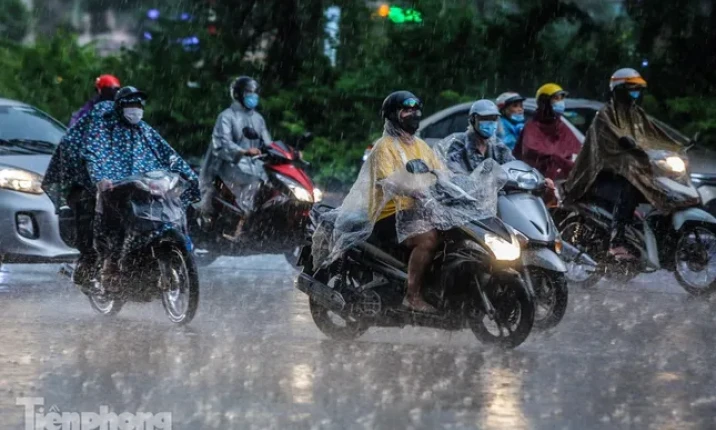 Miền Bắc đón mưa dông vào chiều tối