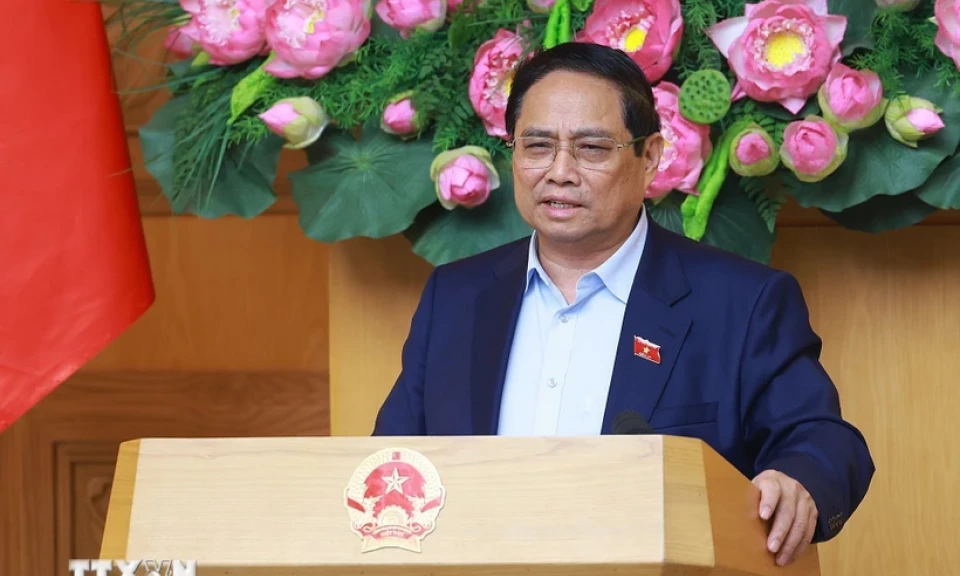 Thủ tướng lên đường dự Hội nghị WEF 16 Thiên Tân và làm việc tại Trung Quốc