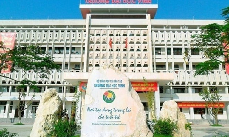 Ứng xử thiếu chuẩn mực, 2 cán bộ Trường Đại học Vinh bị kỷ luật cảnh cáo