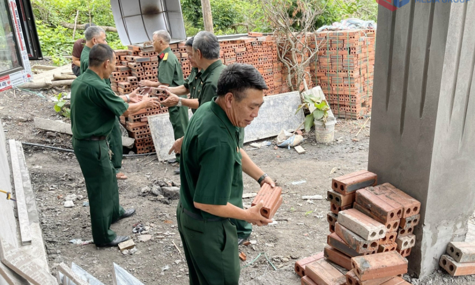 CCB chung sức xây dựng nông thôn mới