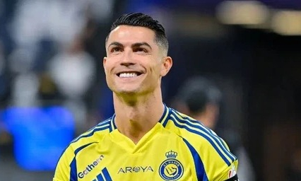 Ronaldo ký siêu hợp đồng chưa từng có trong lịch sử bóng đá