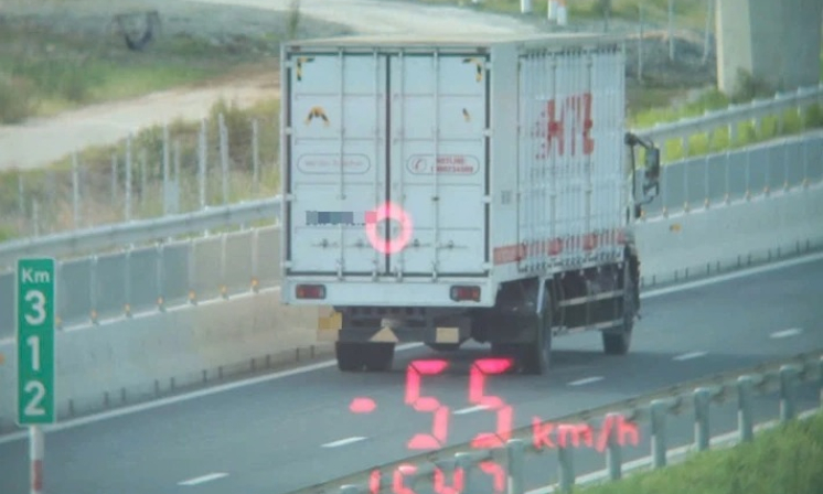 Nhiều tài xế bị phạt nguội do chạy dưới tốc độ tối thiểu 60km/h trên cao tốc